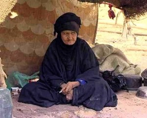 سيدة عجوز مصرية